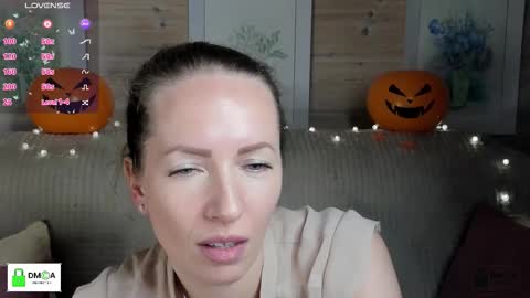 Melody My schedule this week  Wednesday Thursday Sunday online show from 30, 10, 2025