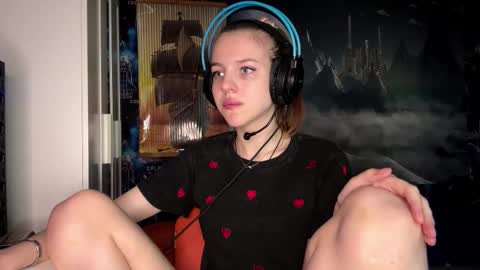 Hi Im Aria 18 years old online show from 4, 11, 2025