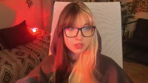 Mia online show from 6, 11, 2025