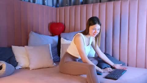 meow_mellie online show from 24, 2, 2025