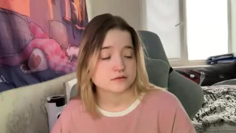 Snapshot of meowki4 chatting on 2, 1, 2025 meowme online show from 2, 1, 2025