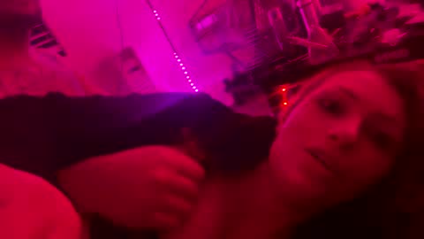 Snapshot of meowzers777 chatting on 21, 12, 2024 meowzers777 online show from 21, 12, 2024