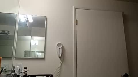 Snapshot of meowzers777 chatting on 20, 11, 2025 meowzers777 online show from 20, 11, 2025