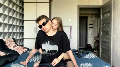 Johnny and Hailey online show from 10, 6, 2026