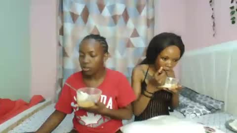 Snapshot of messyluna chatting on 26, 5, 2026 meggy and bree online show from 26, 5, 2026