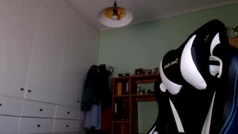 Snapshot of metalic18 chatting on 5, 1, 2026 FunnyTimeHere online show from 5, 1, 2026