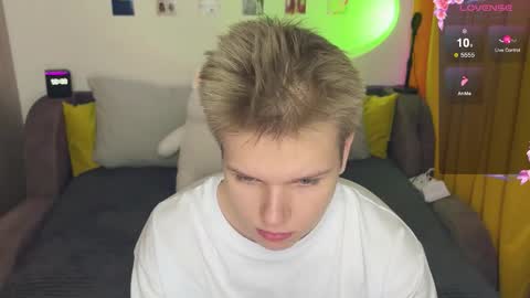 Snapshot of metratok chatting on 2, 2, 2026 Arthur online show from 2, 2, 2026