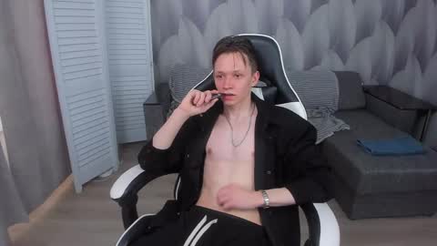 MEVERIK OUSHEN online show from 15, 4, 2026