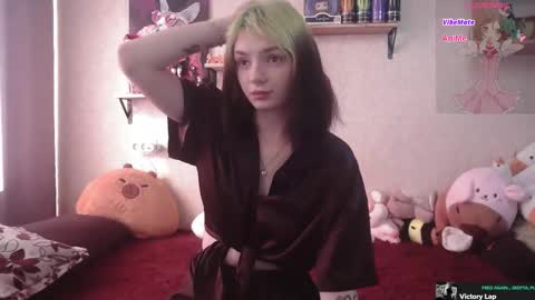 Snapshot of mevis_li chatting on 20, 9, 2025 Mavis online show from 20, 9, 2025