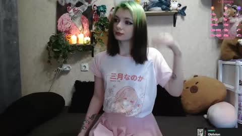 Snapshot of mevis_li chatting on 13, 10, 2025 Mavis online show from 13, 10, 2025