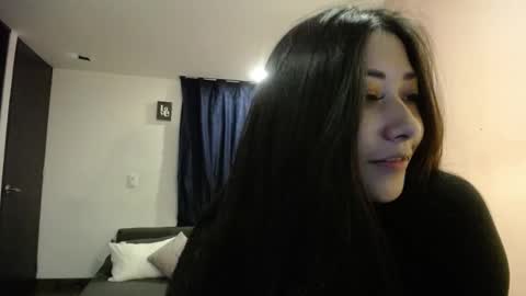 Mia zoe online show from 10, 12, 2024