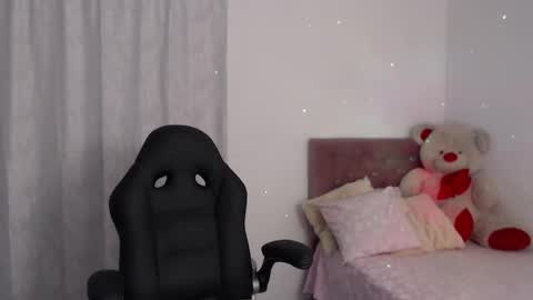 Snapshot of mia_199912 chatting on 21, 2, 2025 miaa online show from 21, 2, 2025