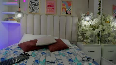 mia__bailey_ online show from 27, 3, 2026