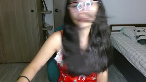 Mia online show from 12, 4, 2026