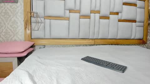 Snapshot of mia__megan chatting on 24, 1, 2025 mia__megan online show from 24, 1, 2025