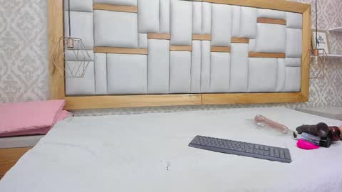 Snapshot of mia__megan chatting on 8, 3, 2025 mia__megan online show from 8, 3, 2025