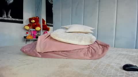 Mia  Milan online show from 3, 3, 2025