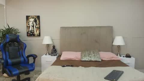 Mia Zoe online show from 24, 5, 2026