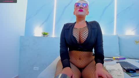Snapshot of mia_becke chatting on 30, 12, 2024 Mia online show from 30, 12, 2024