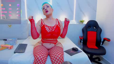Snapshot of mia_becke chatting on 1, 2, 2025 Mia online show from 1, 2, 2025