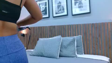 Mia Bellefort online show from 23, 2, 2026