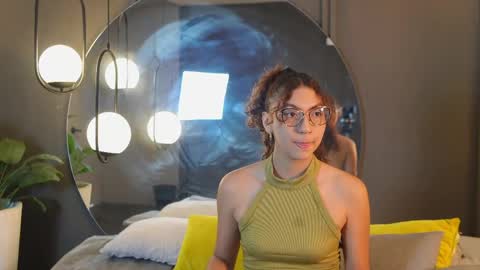 Snapshot of mia_belmont chatting on 4, 6, 2026 Belmont and Mia online show from 4, 6, 2026