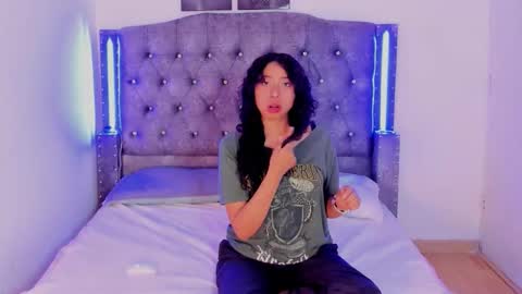 Snapshot of mia_cavallii chatting on 19, 12, 2025 mia_cavallii online show from 19, 12, 2025