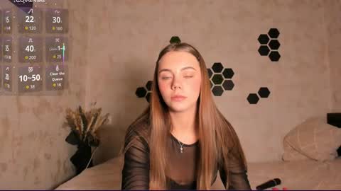 Mia  next stream Thursday 1400 UTC1 Friday 1400 UTC1 online show from 14, 9, 2025