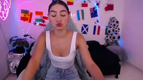 mia_cute_girl online show from 20, 7, 2026