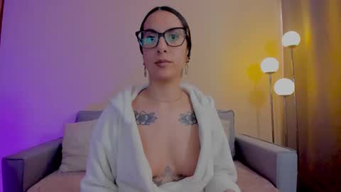Sarah Luna online show from 17, 2, 2026