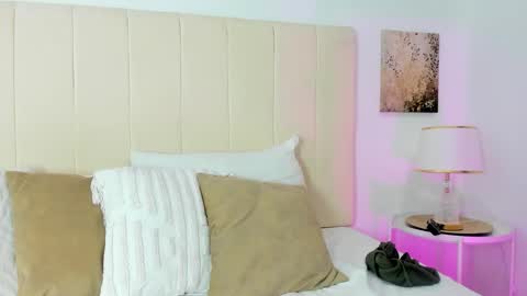 Snapshot of mia_divine__ chatting on 14, 1, 2026 Mia online show from 14, 1, 2026