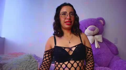 Snapshot of mia_flames chatting on 12, 11, 2025 Mia flames online show from 12, 11, 2025