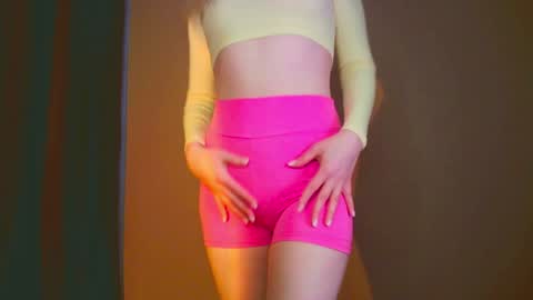 Mia online show from 6, 12, 2024