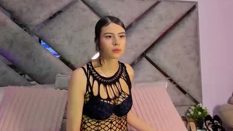 I am mia  online show from 27, 5, 2026