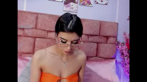 I am mia  online show from 28, 5, 2026