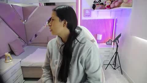Snapshot of mia_garcia28 chatting on 17, 3, 2026 mia_garcia28 online show from 17, 3, 2026