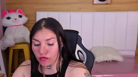 Mia  online show from 25, 6, 2026