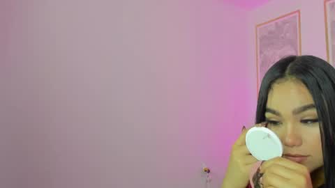 Snapshot of mia_lorette chatting on 9, 5, 2026 M I A online show from 9, 5, 2026