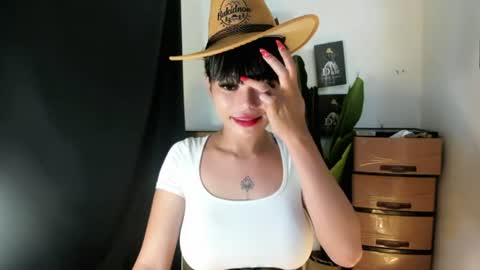 Snapshot of mia_lover9 chatting on 29, 6, 2026 M I A online show from 29, 6, 2026