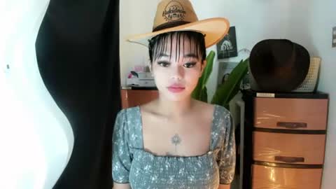 Snapshot of mia_lover9 chatting on 19, 7, 2026 M I A online show from 19, 7, 2026