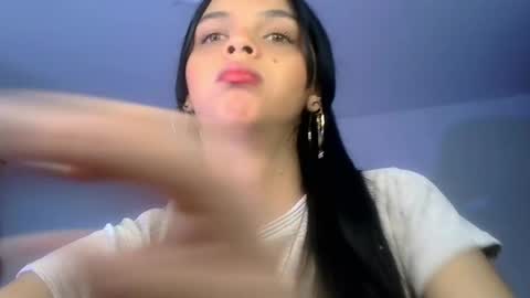 Snapshot of mia_lucy_21 chatting on 8, 6, 2026 mia lucy 21 online show from 8, 6, 2026