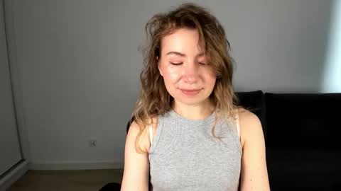 Mia online show from 12, 4, 2026