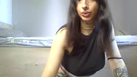 Snapshot of mia_meeeow chatting on 16, 6, 2026 Mia online show from 16, 6, 2026