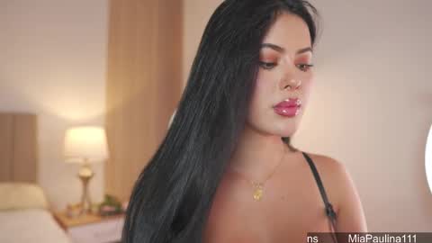 Instagram Nelyiramirez online show from 3, 3, 2026