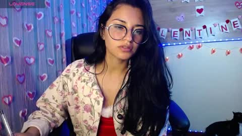 Snapshot of mia_petitebaby chatting on 7, 2, 2025 Ma online show from 7, 2, 2025