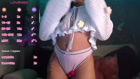 Snapshot of mia_petitebaby chatting on 19, 9, 2025 Ma online show from 19, 9, 2025