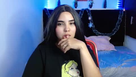 Mia  online show from 30, 12, 2024