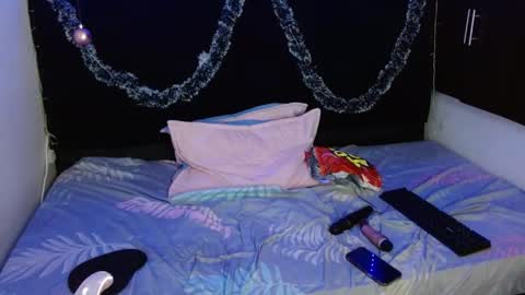 Mia  online show from 30, 12, 2024