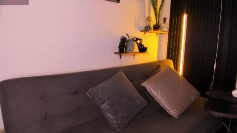 Mia online show from 14, 7, 2026