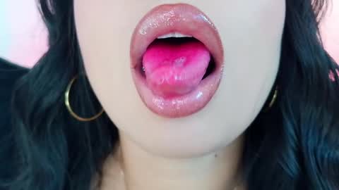 Mia online show from 2, 4, 2026